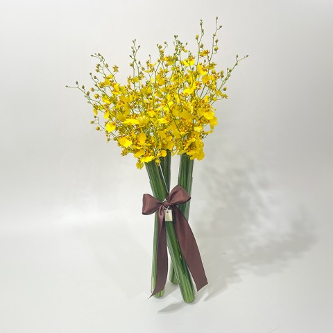 Arranjo de Orquídea Chuva de Ouro em Castiçal X - G